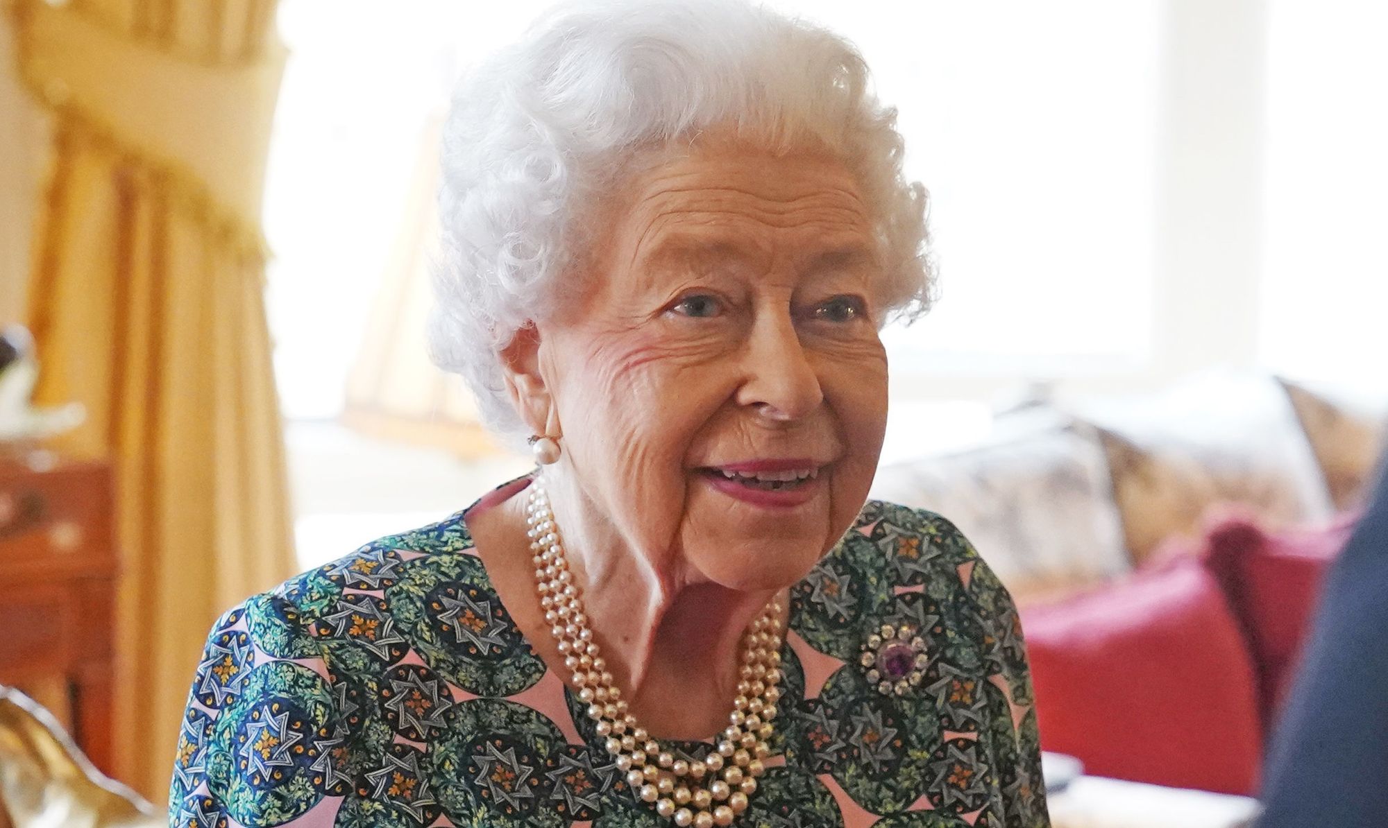 Queen tests positive for Covid-19