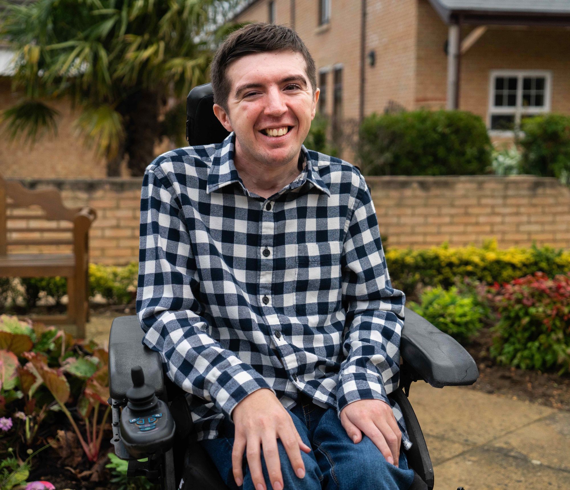 Radio presenter returns to airwaves after losing his voice due to a brain tumour