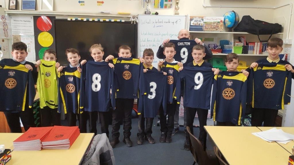 Washington primary school receives donation to buy new football kits