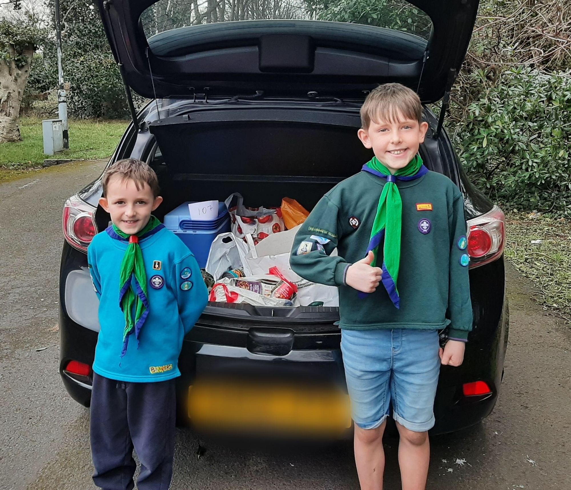Ayrshire beavers and cubs donate to foodbank
