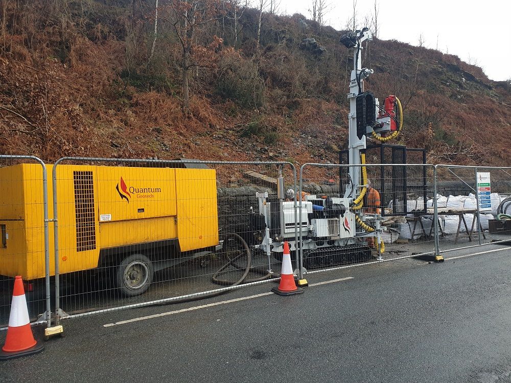 Free shuttle bus service for embankment works in Pontygwaith