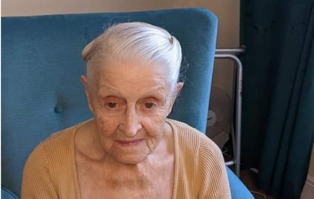 Newton Heath care home residents receive a hair re-style