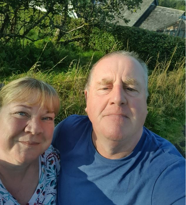 Ellesmere Port couple get ready to GLOW in Liverpool for Alzheimer’s Society