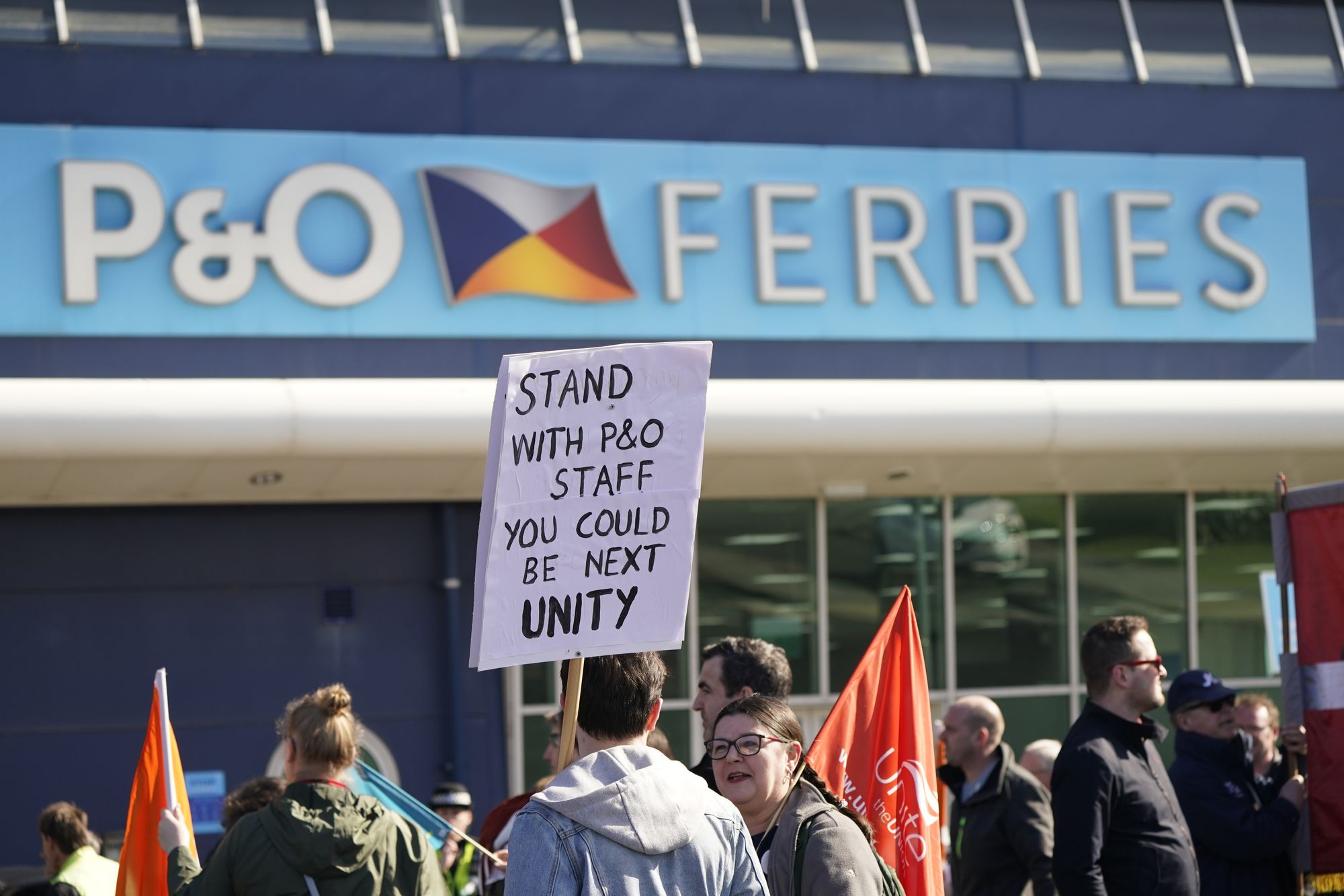 P&O ferries release new statement as protests take place across UK
