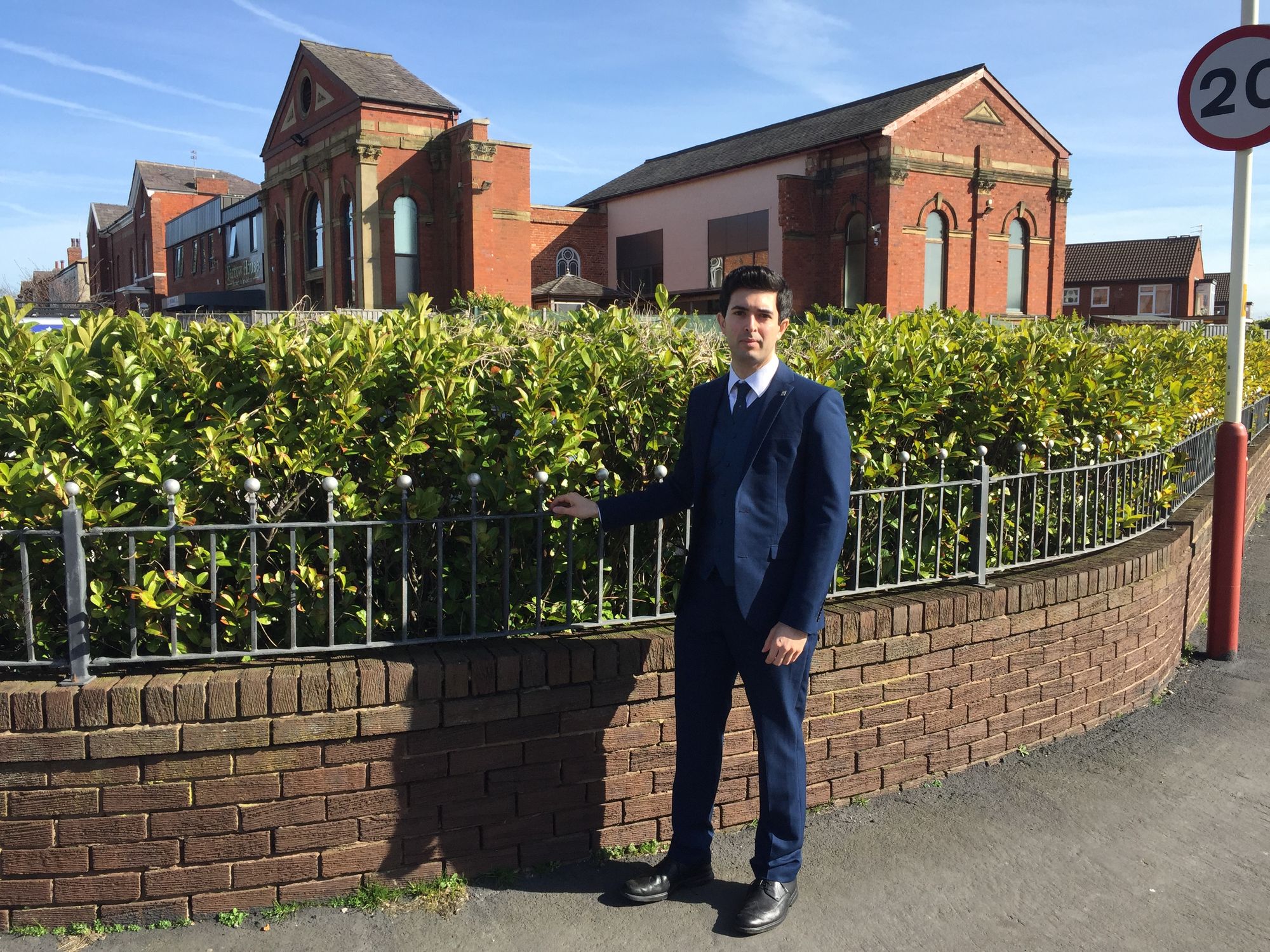Sefton Campaigner heralds dog fouling mobile app