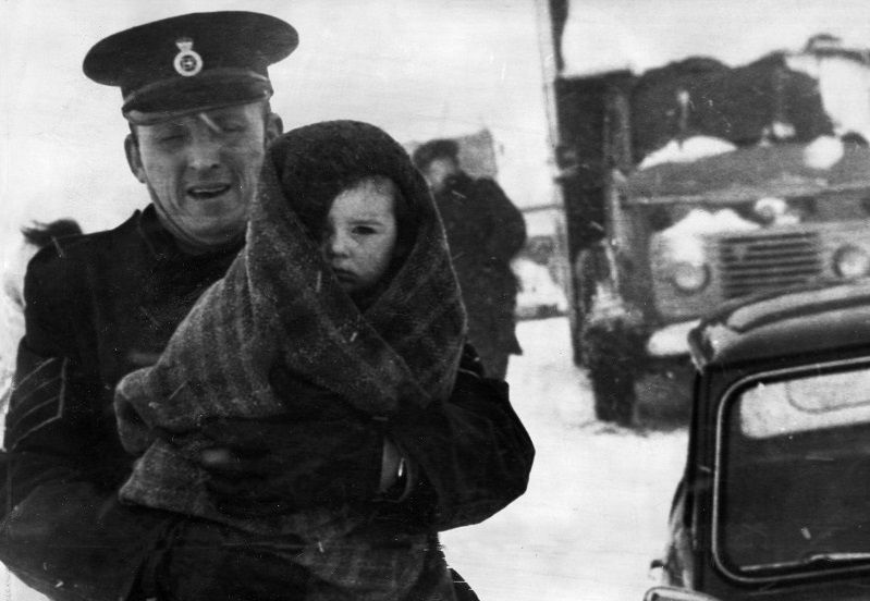 Nostalgia: Police sergeant carries freezing tot to safety in Pennines rescue