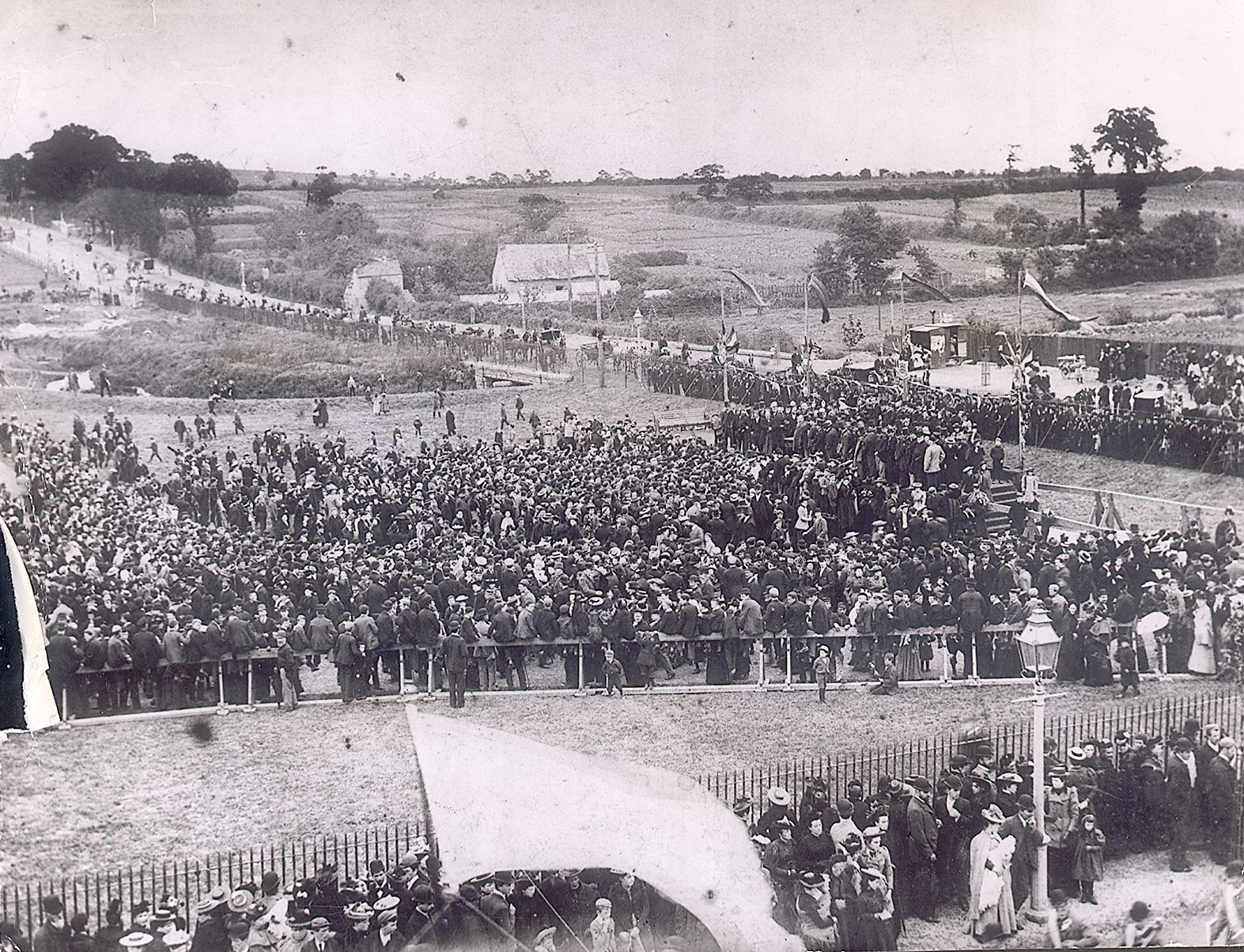 Cardiff remembered: Button
holes and rosettes on show at
grand park opening