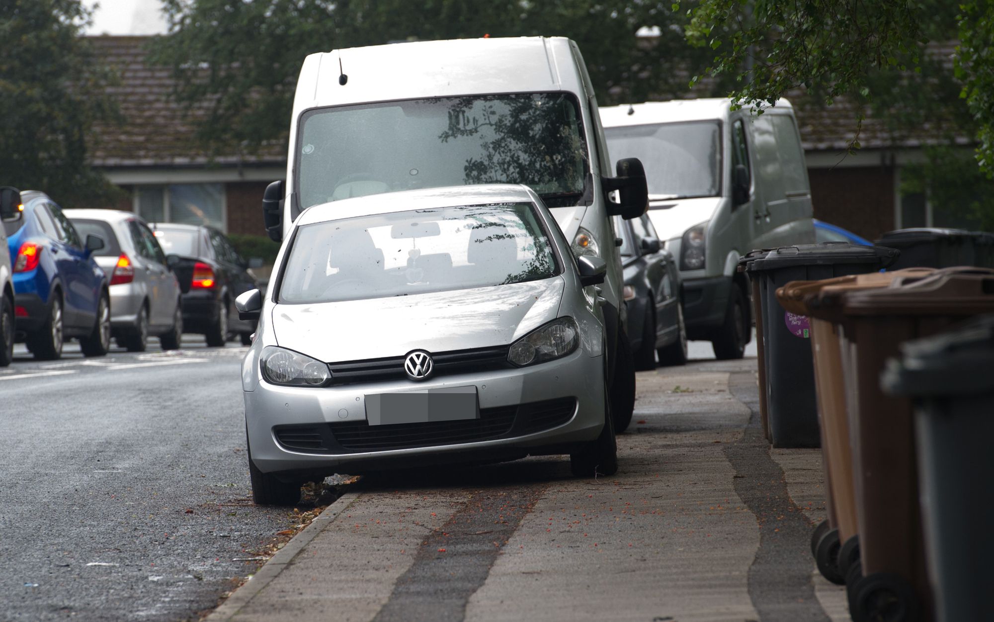 Pavement parking survey: Have your say if the law should be changed