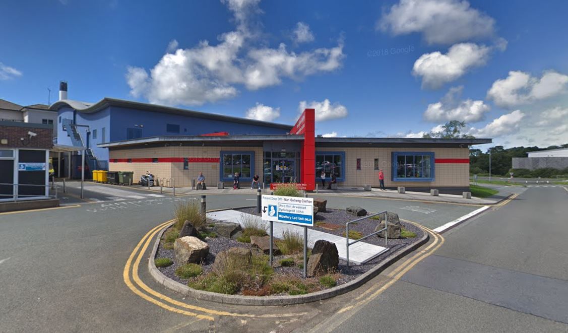 Haverfordwest couple remembered with a donation to a local hospital