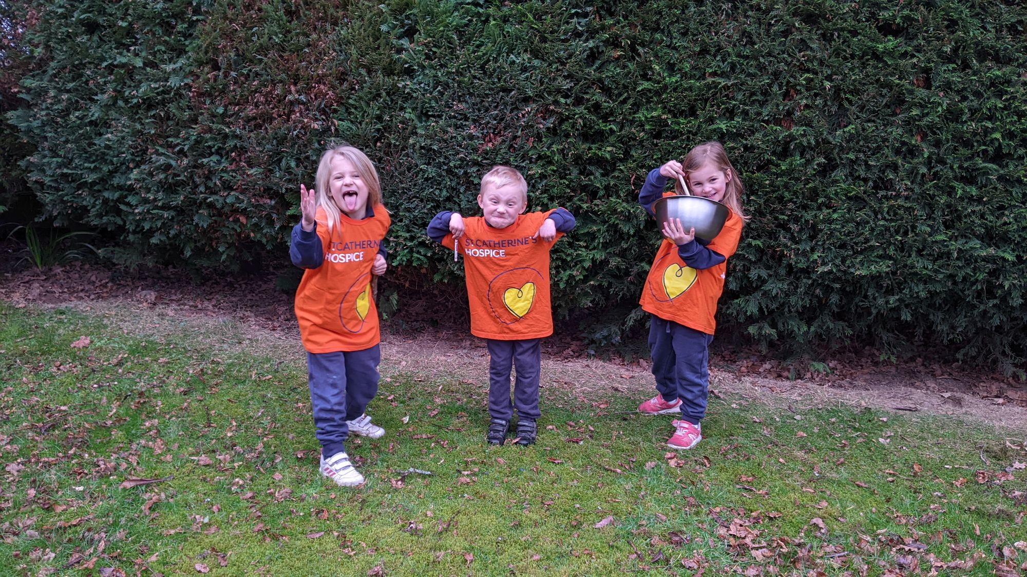 West Sussex siblings complete 100 things challenge for local hospice