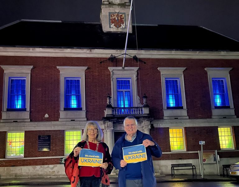 Braintree Town Hall lights up for Ukraine while the town asks for donations