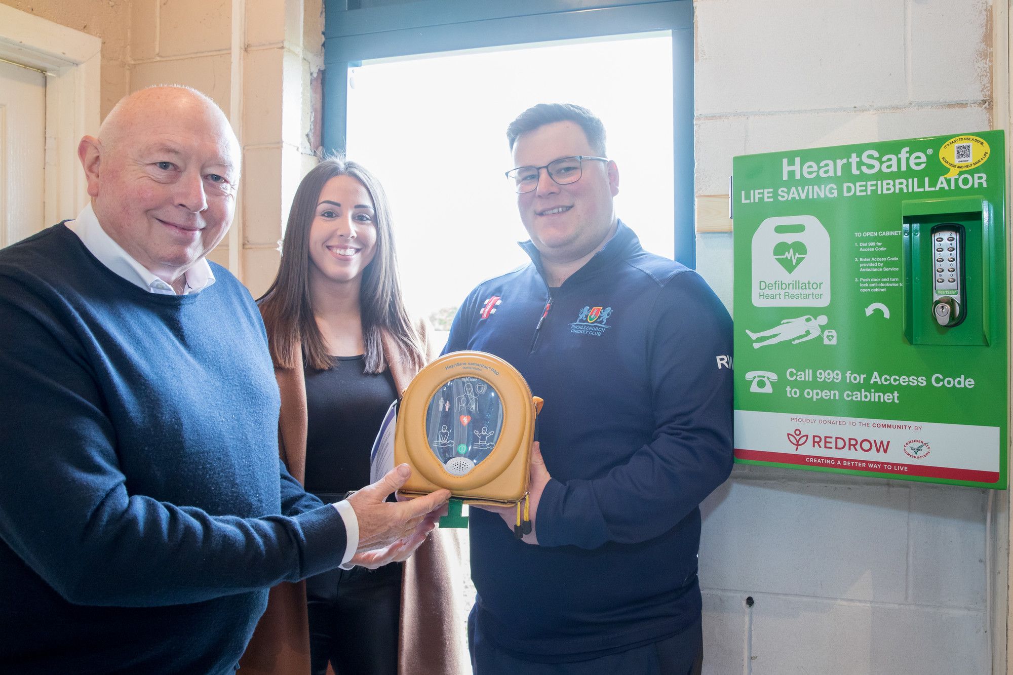 Pucklechurch Cricket Club receives lifesaving defibrillator from local housebuilder