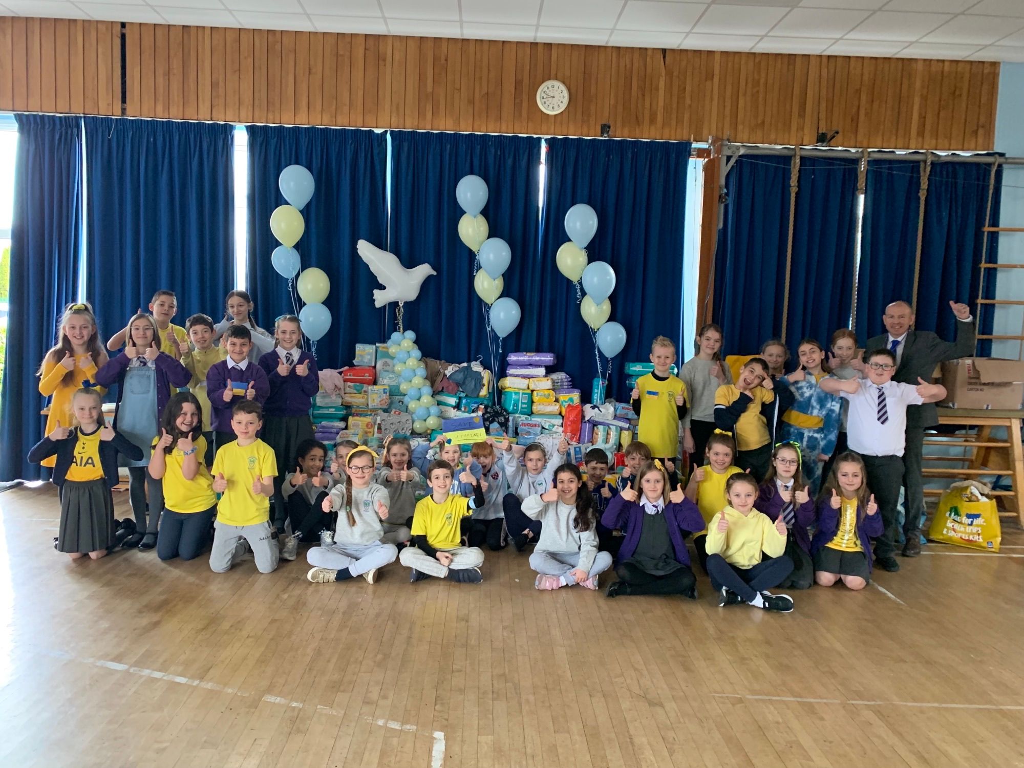 Doddinghurst Junior School shows support for Ukraine