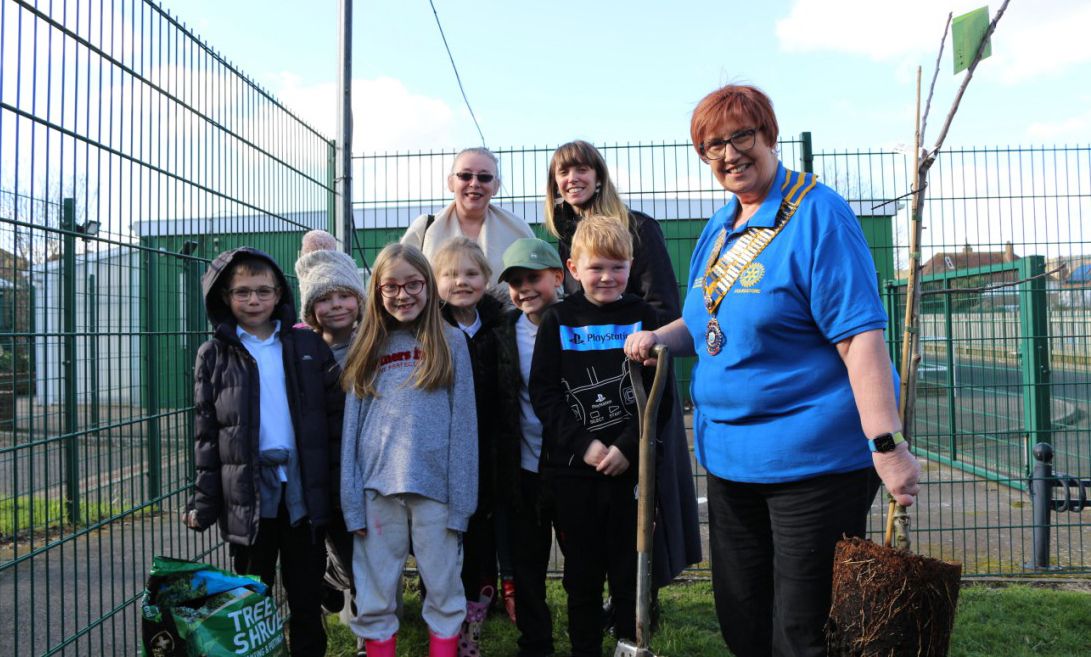Rotarians join Folkestone pupils to plant Jubilee fruit trees