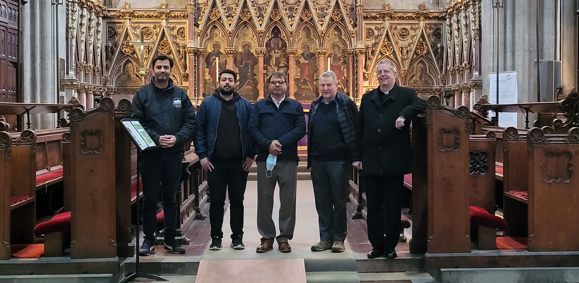 Muslims of Doncaster volunteer to clean-up local Minster