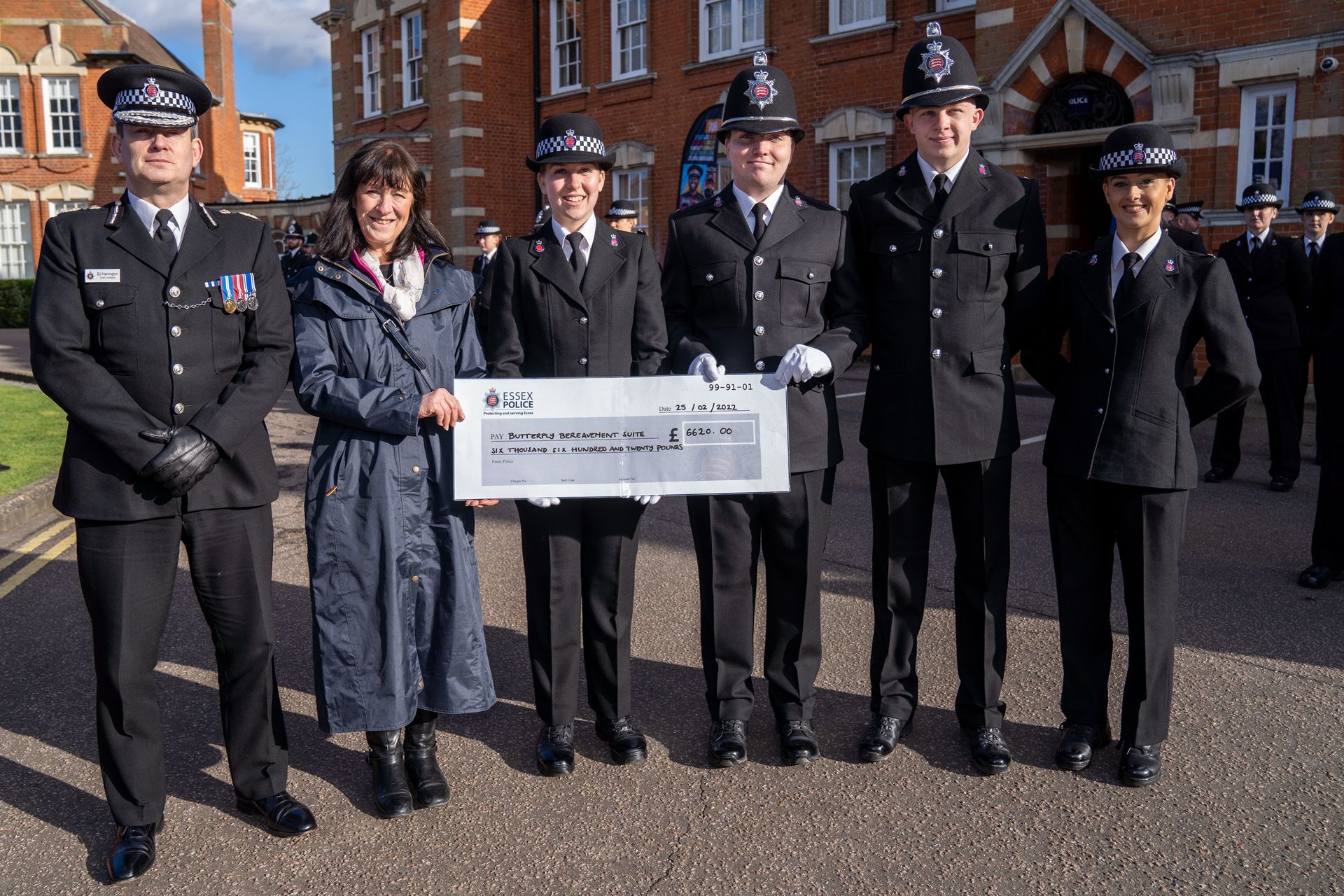 Essex police graduates donate to baby bereavement suite