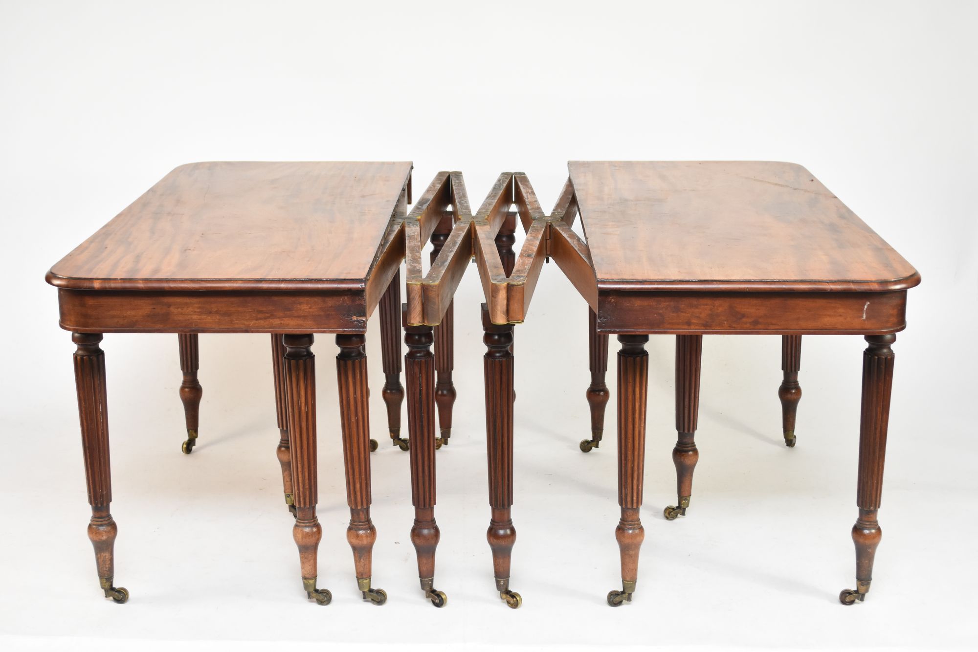 Rare Regency dining table by Carmarthen maker David Morely going under hammer at auction