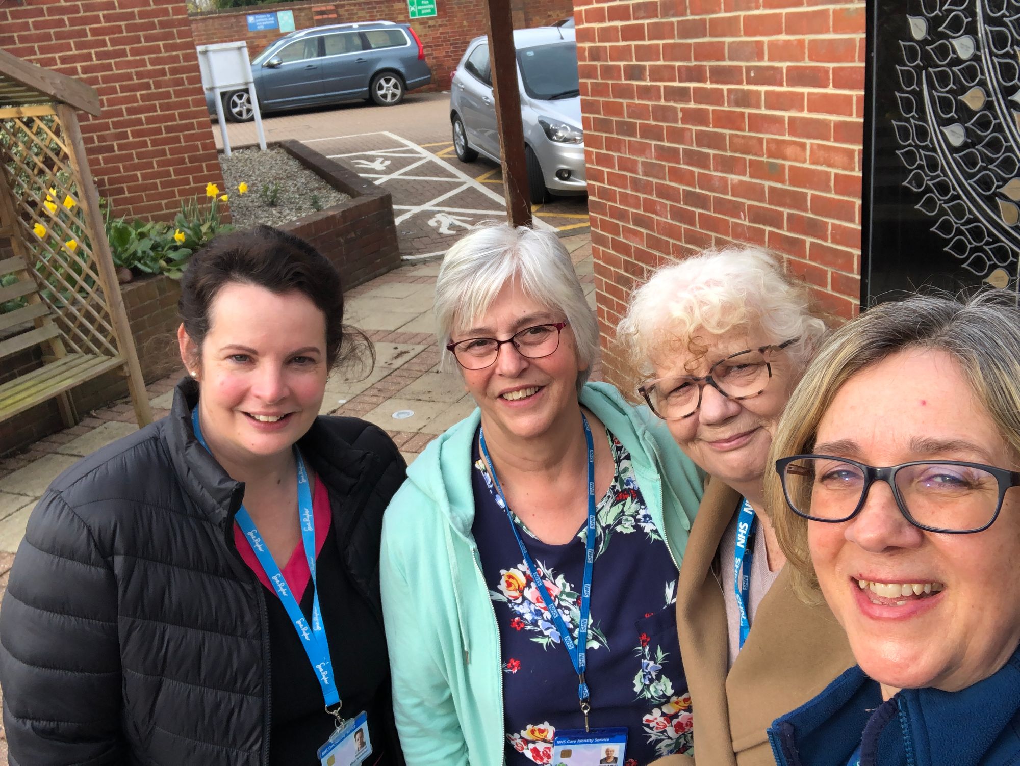 Reading hospice shines a light on its complementary therapists on Complementary Therapy Week