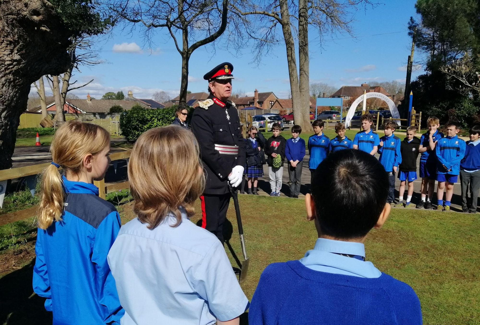 Longacre School's Jubilee hedge opened by Lord Lieutenant of Surrey