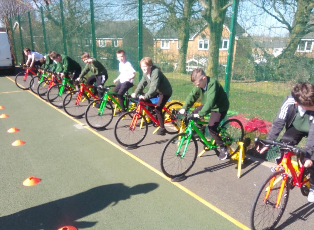 Charity brings triathlon coaching fun to Hippings Primary School