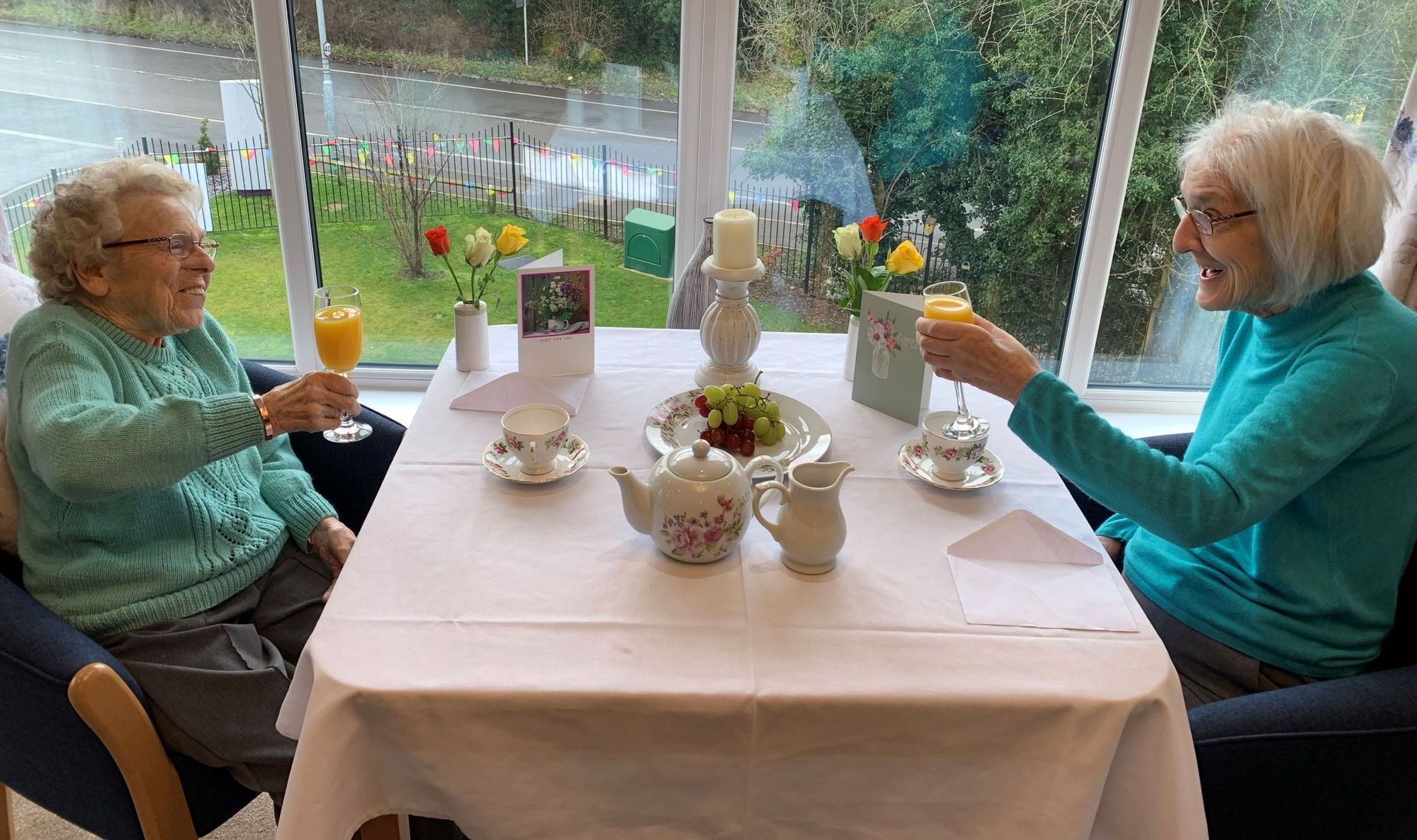 Rothley friends become neighbours in new care home