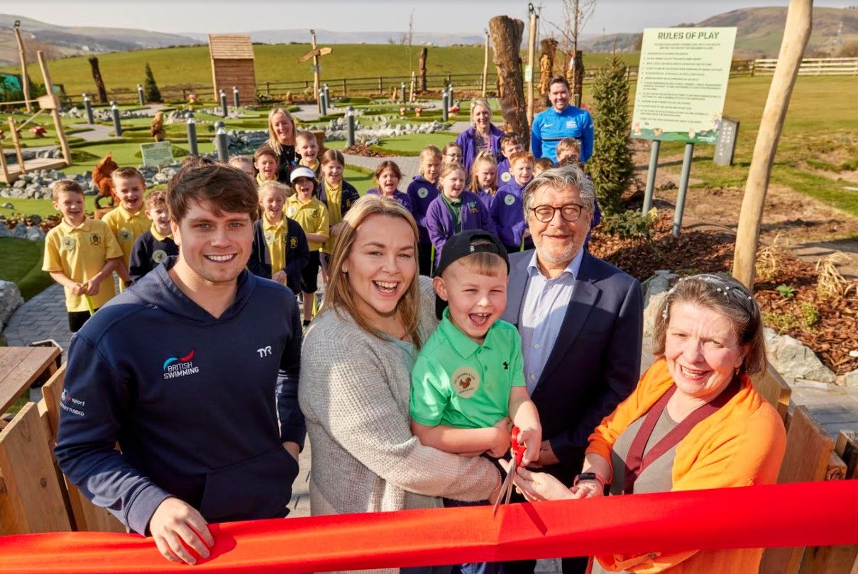 PICTURES: Grand opening of new Rossendale adventure golf course