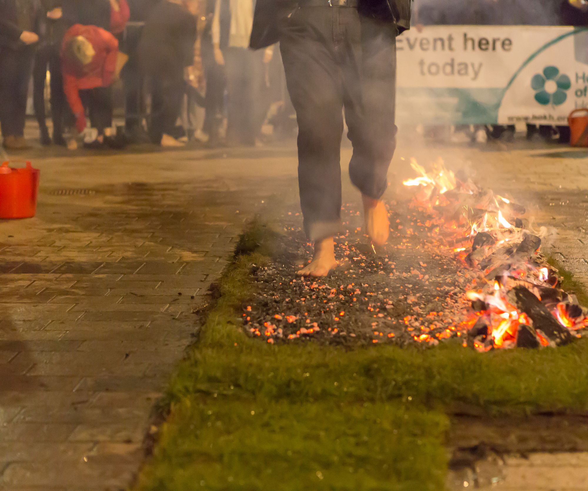 Search for 'brave soles' to take on firewalk for Havens Hospices