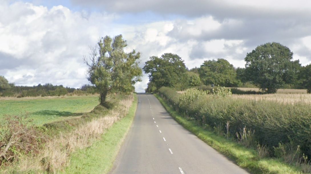 Van leaves road and crashes near Bagworth