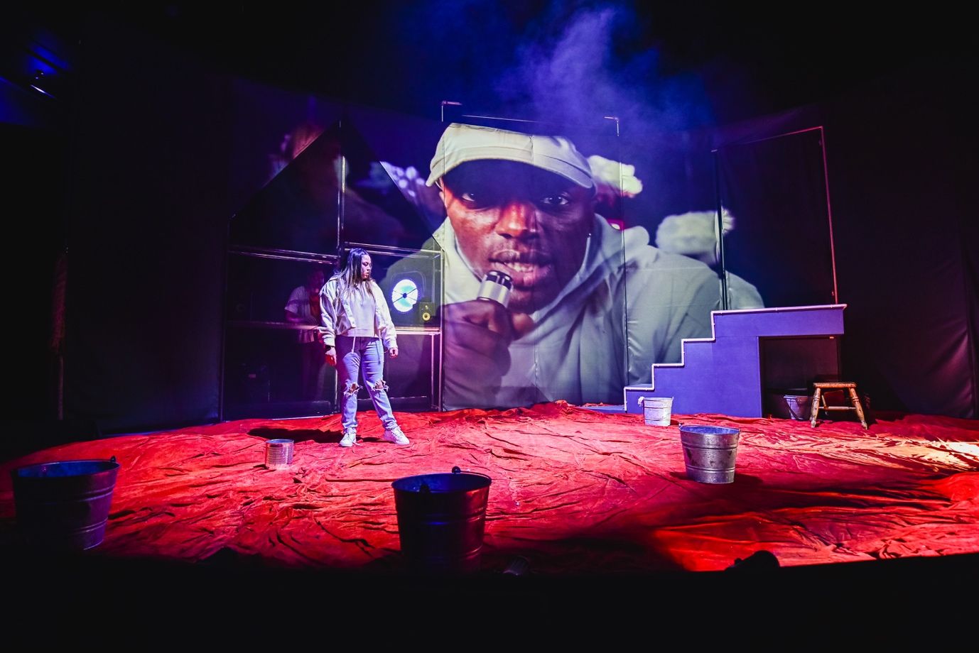 Pioneering Welsh language show comes to Llanelli’s Ffwrnes Theatre