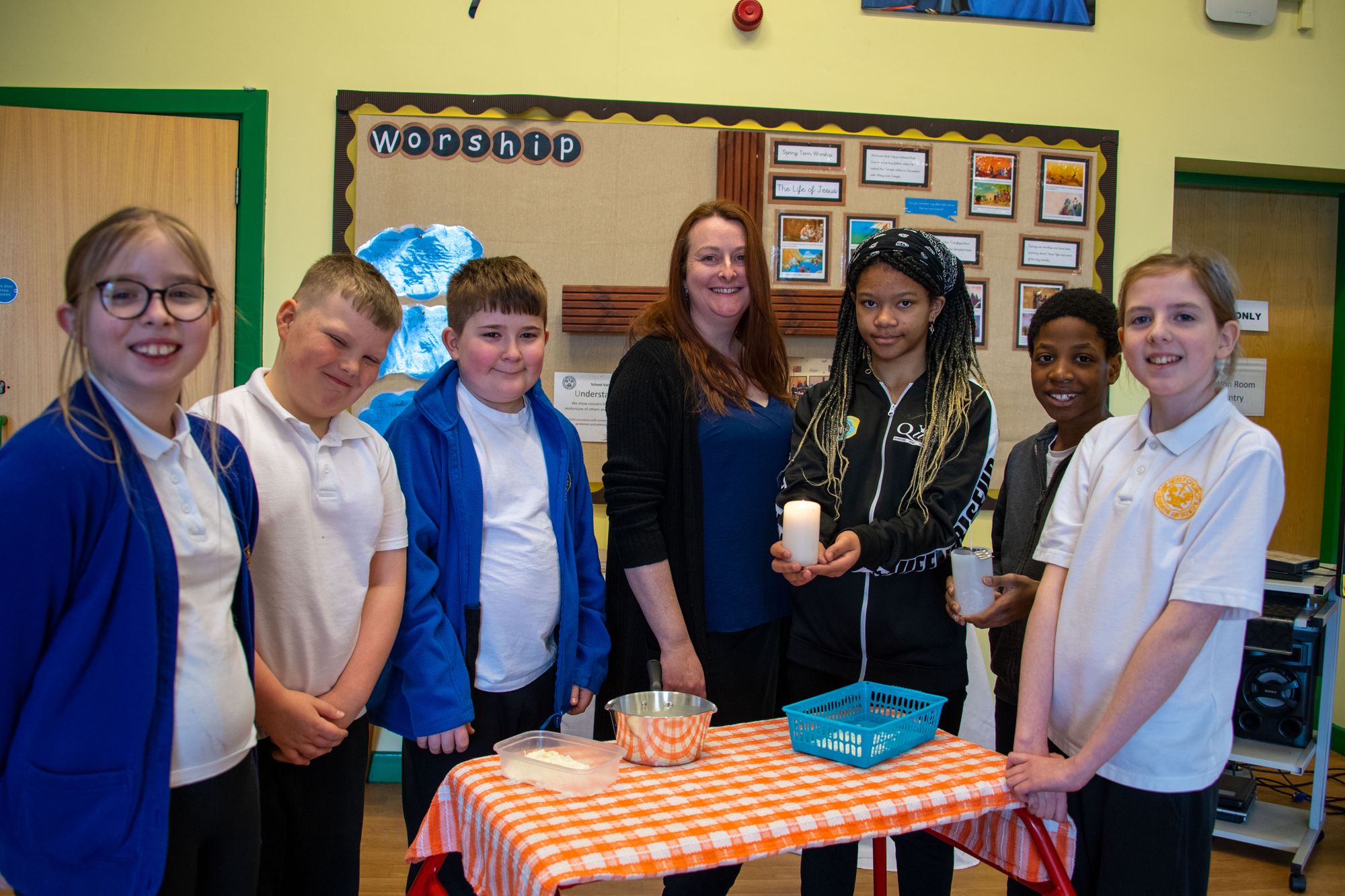 Burnstump Seely C of E Academy create new candle to represent community