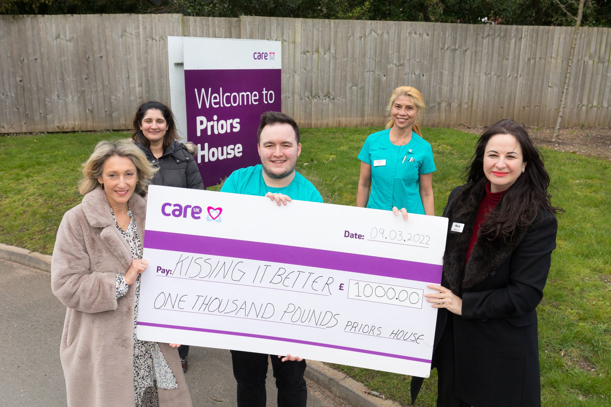 Leamington Spa care home backs charity with £1,000 donation