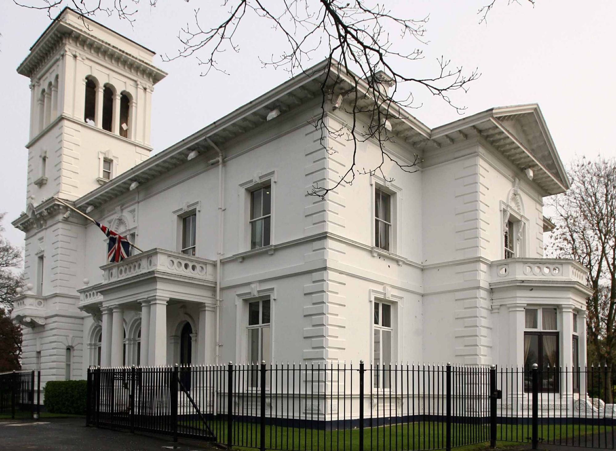 Halton councillors knock back pay rise