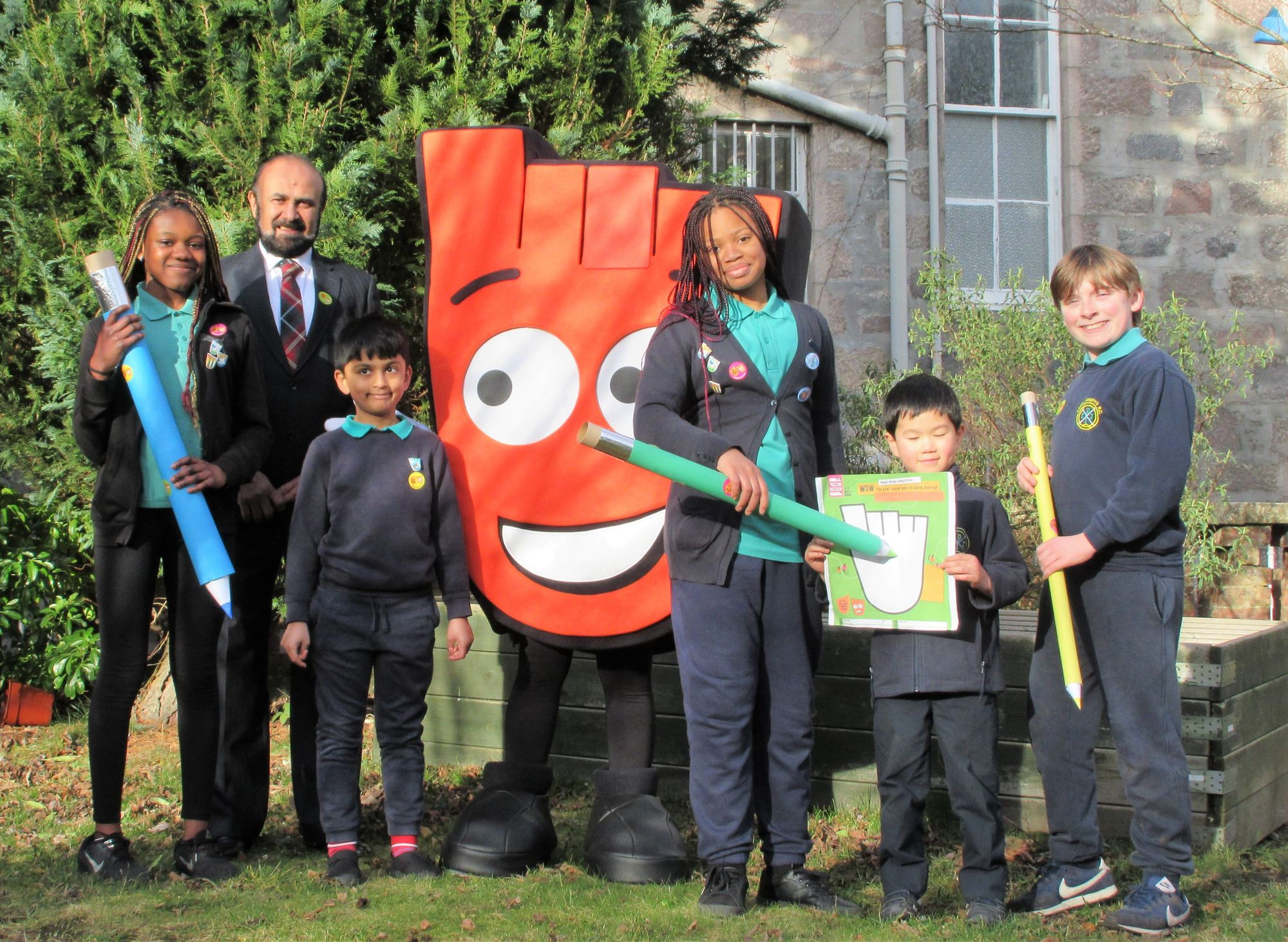 Aberdeen pupils help to launch annual badge design competition for walk to school challenge