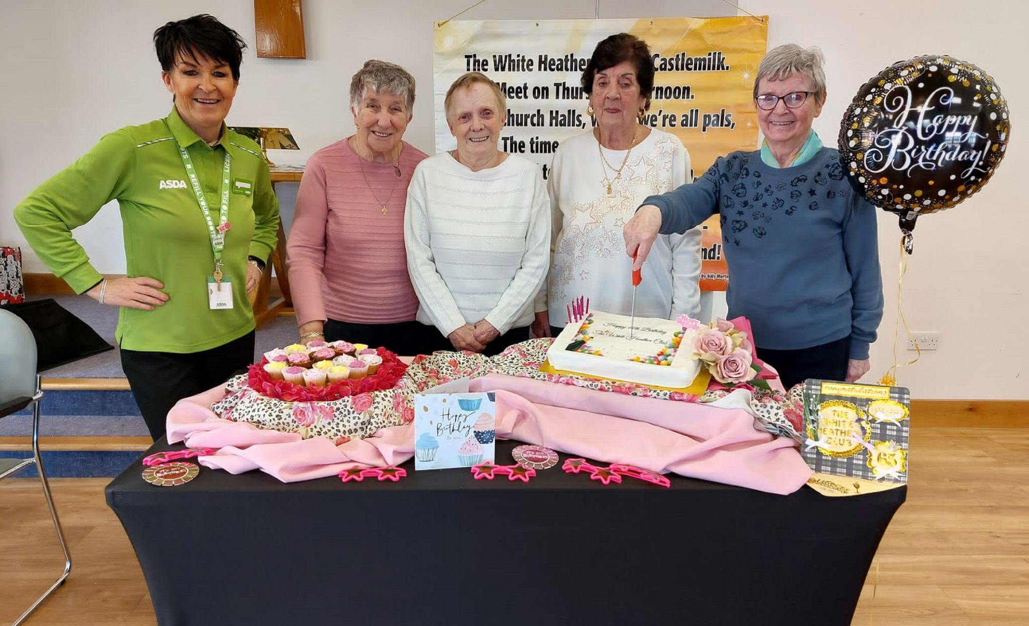 Toryglen supermarket helps social club celebrate its 65th birthday with party treats