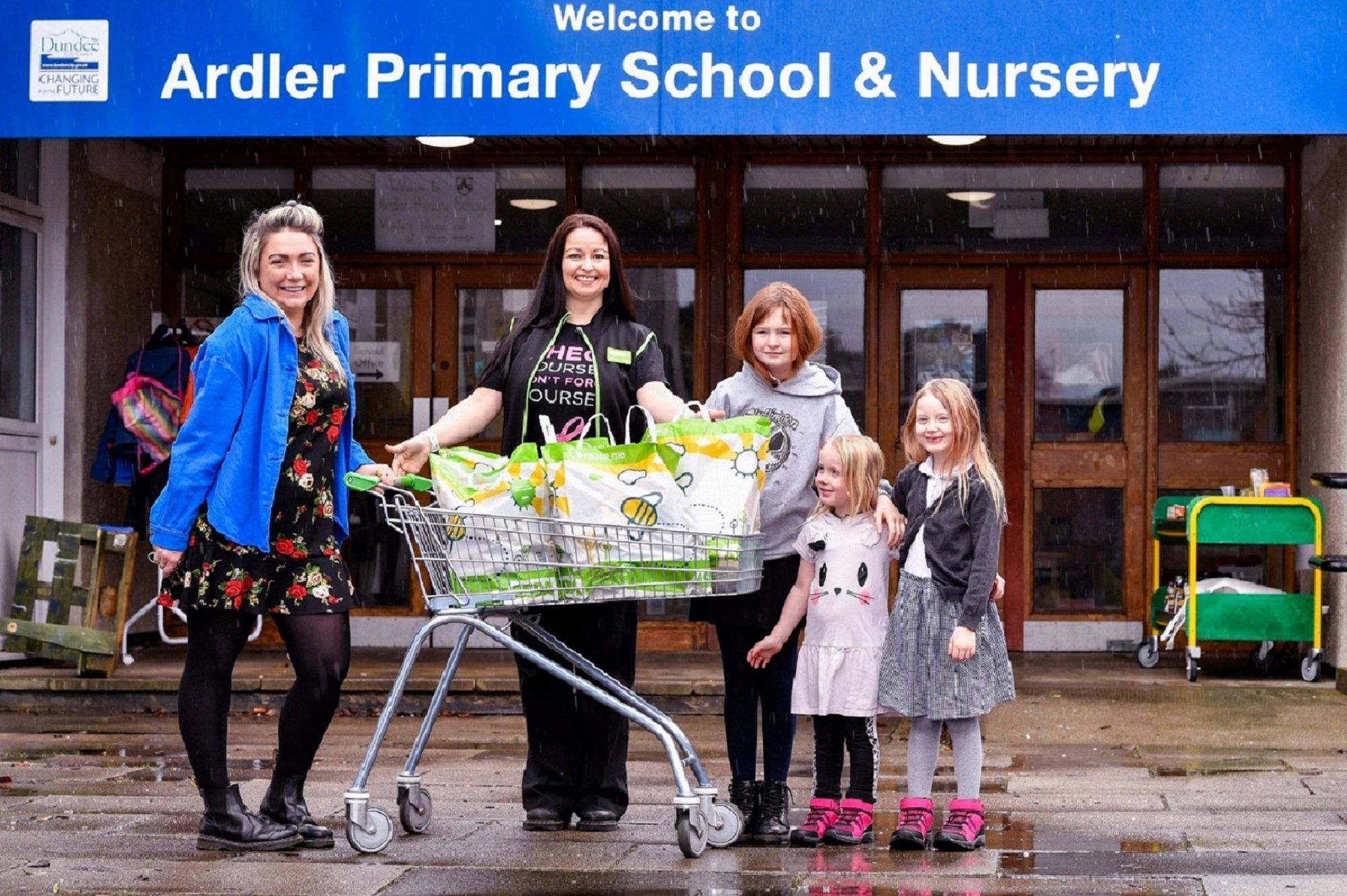 Kirkton supermarket supports ‘Cost of School Day’ initiative at primary school