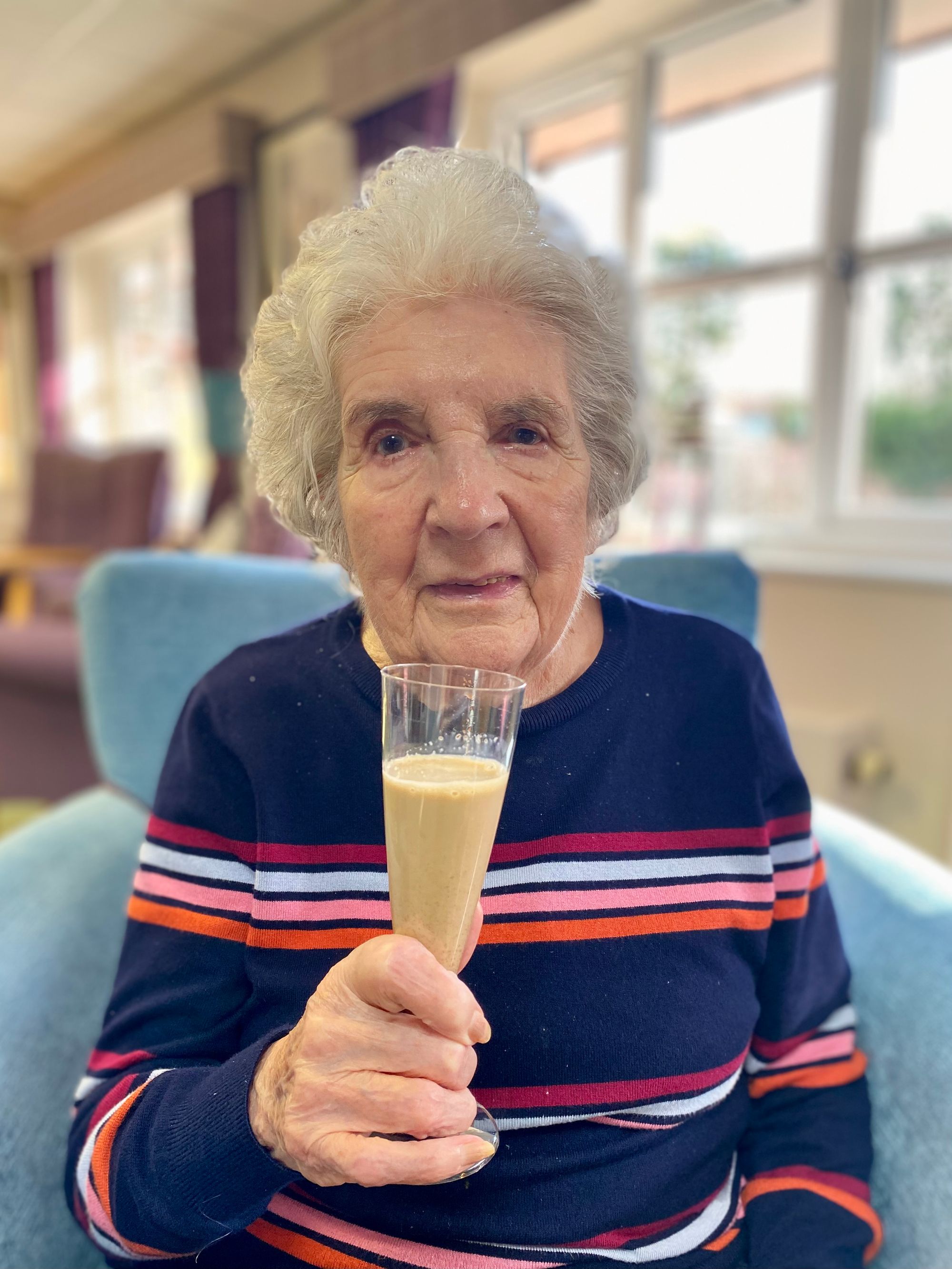 Leamington Spa care home residents enjoy coffee cocktails