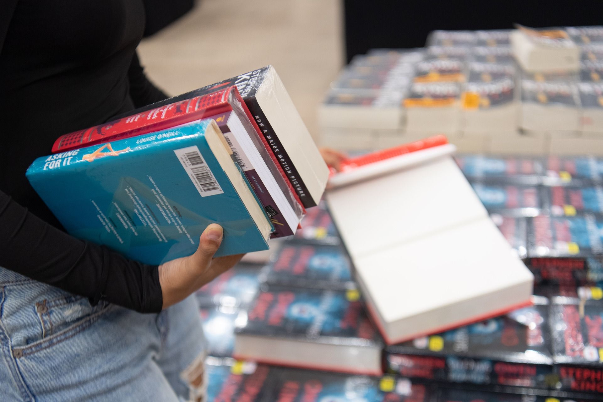Five ways to save money on your book shopping