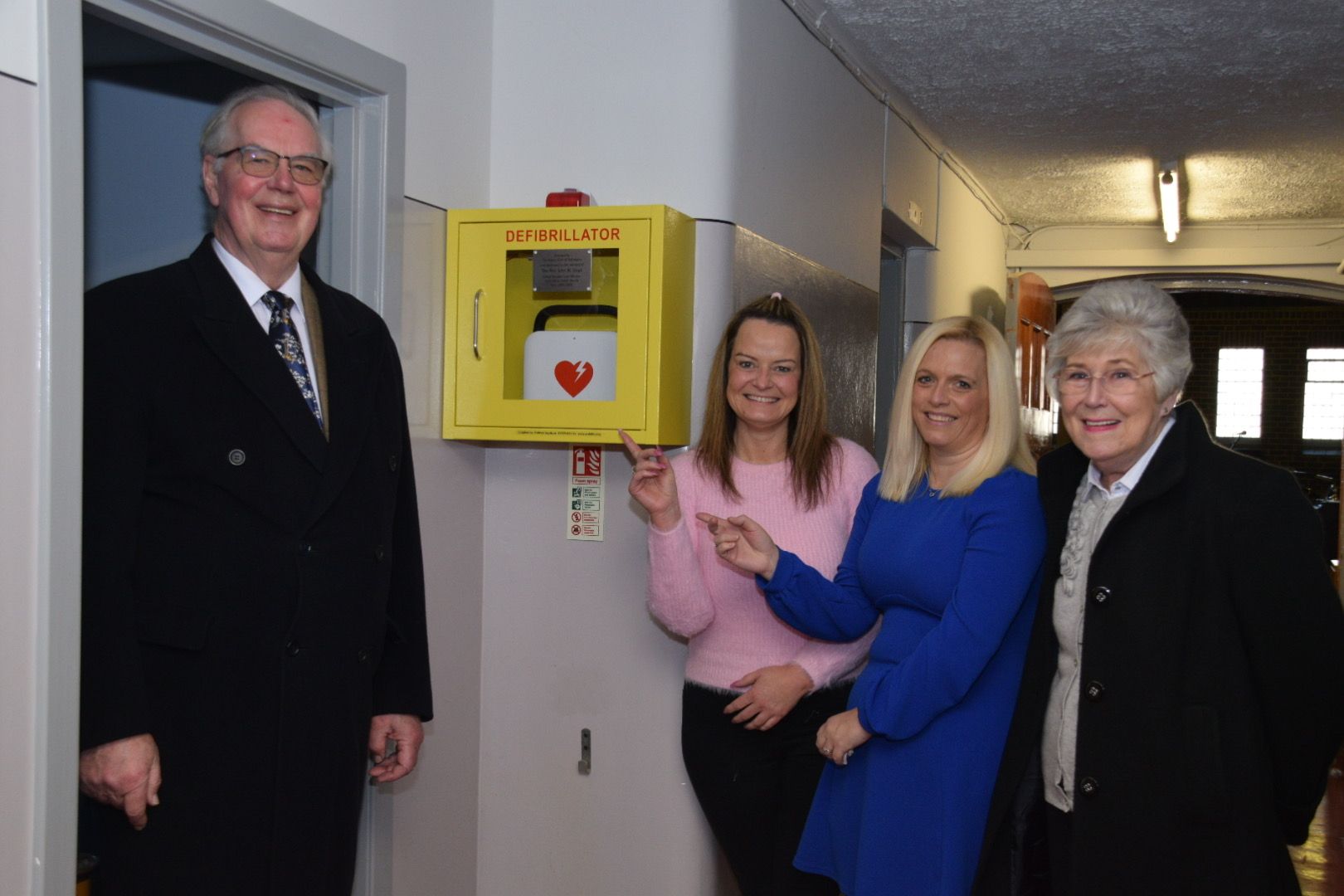 Heart defibrillator donated to Croftfoot church