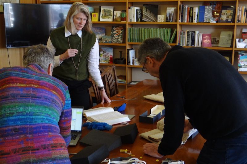 ‘Stolen’ Darwin manuscripts anonymously returned to university library in pink gift bag