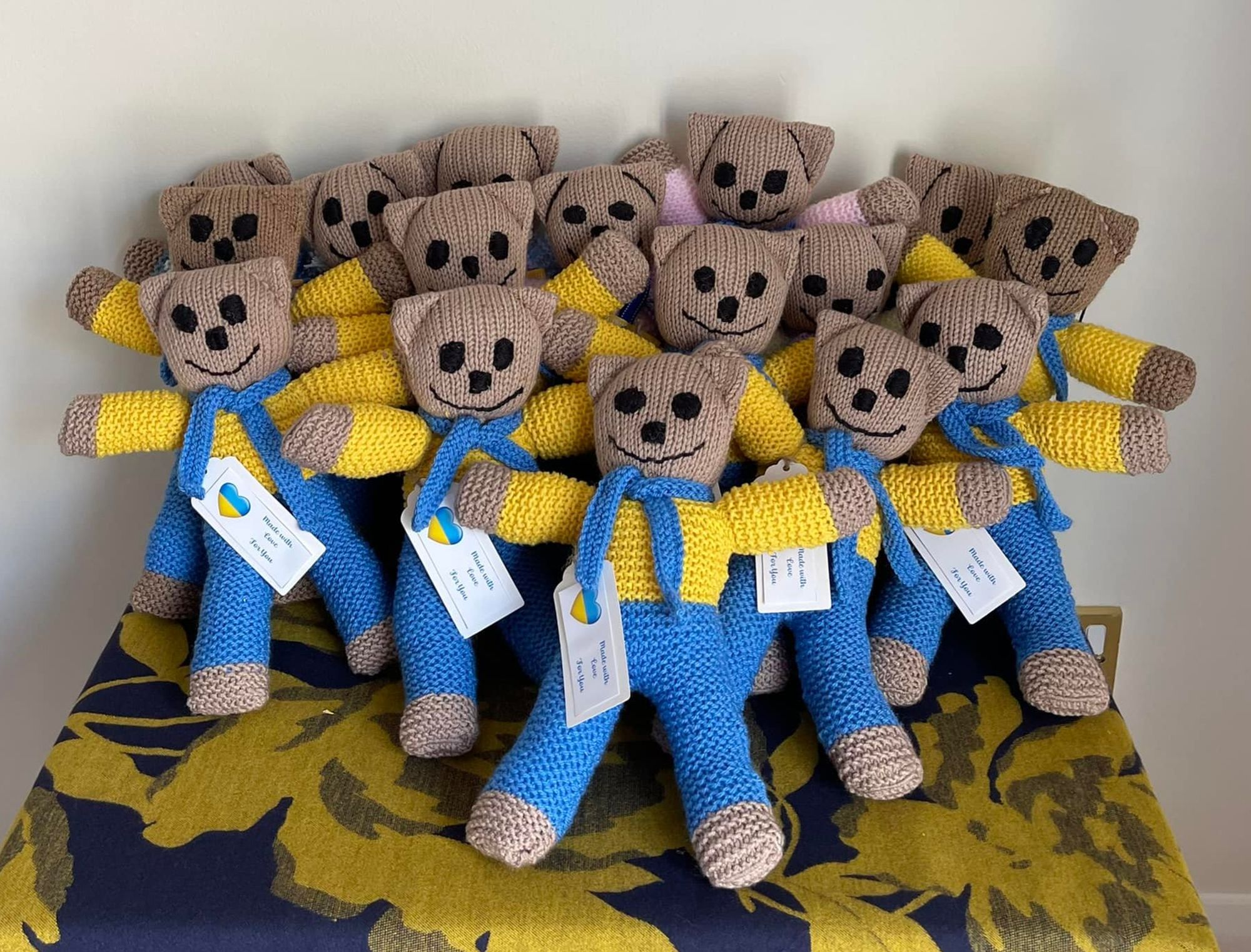 Knitters make hundreds of teddies to welcome Ukrainian children to Scotland