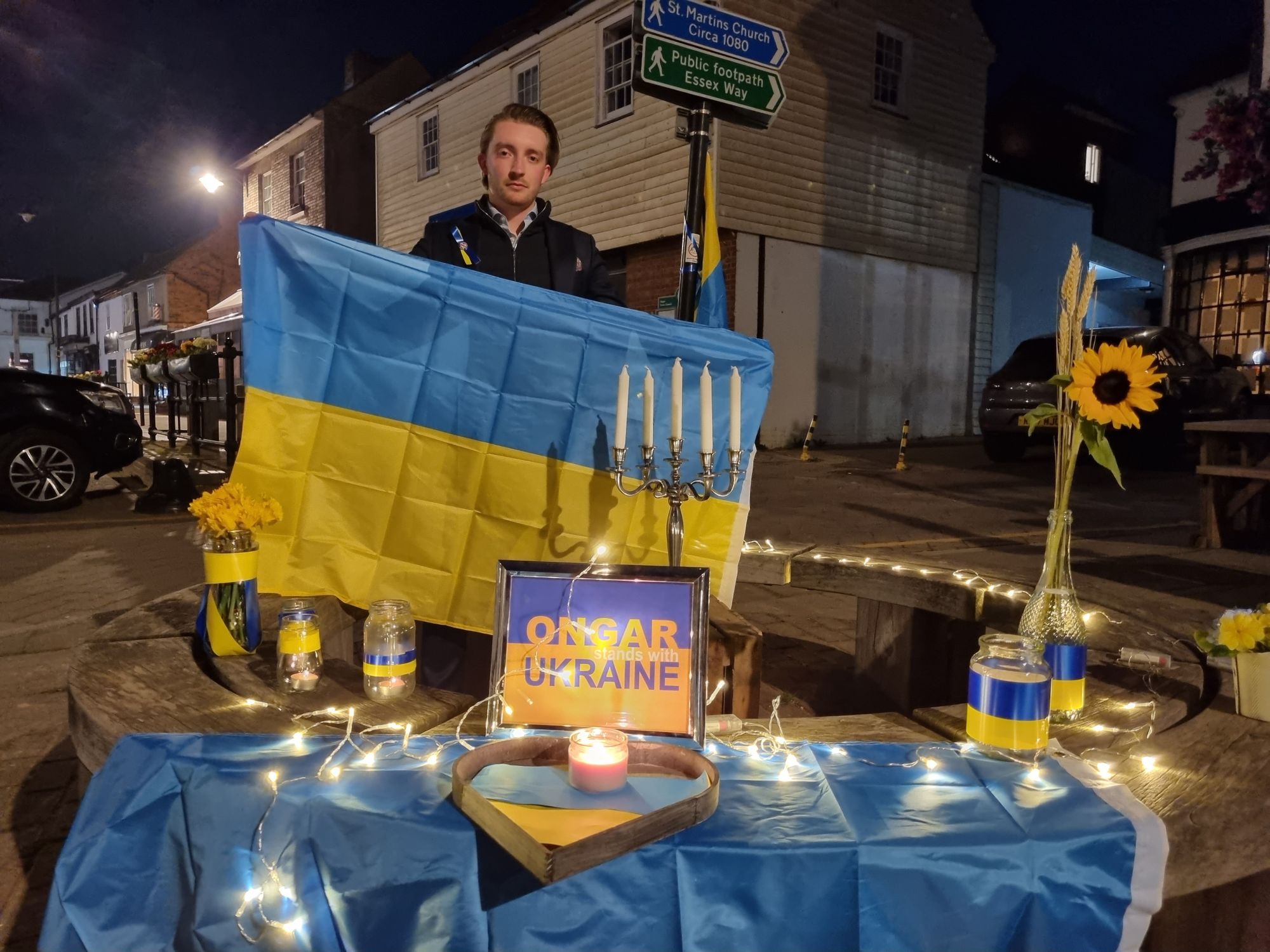 Ongar holds candlelit vigil for Ukraine