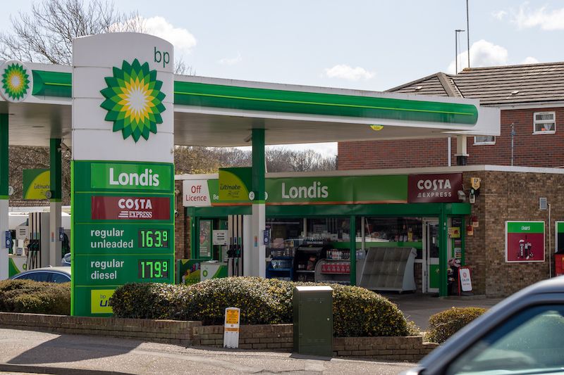 Cheapest petrol stations in Rayleigh and 5 ways to reduce your fuel costs