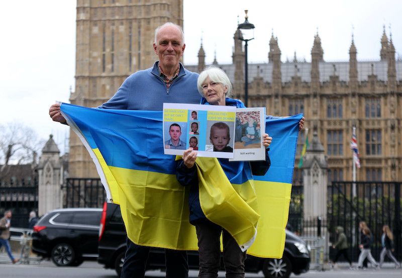 More than 800 Ukrainian refugees waiting since March to come to UK