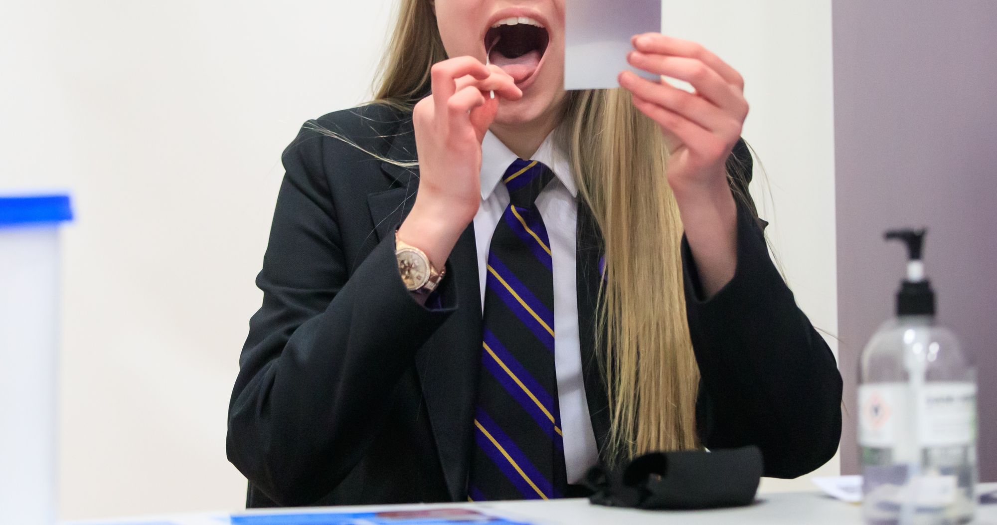 Headteachers’ leaders call for return of free Covid tests