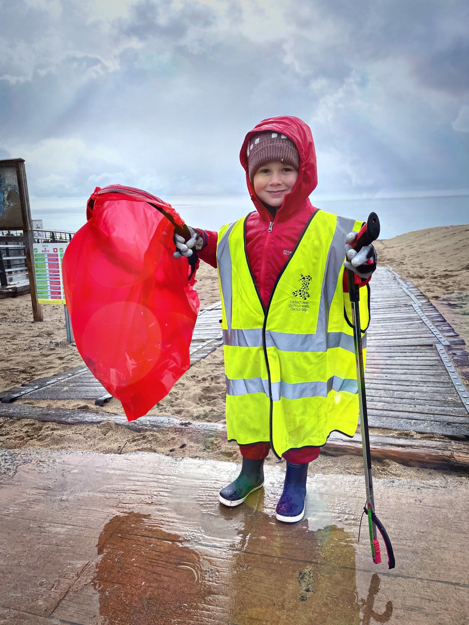 Nearly 5,000 bags of litter were collected across Wales