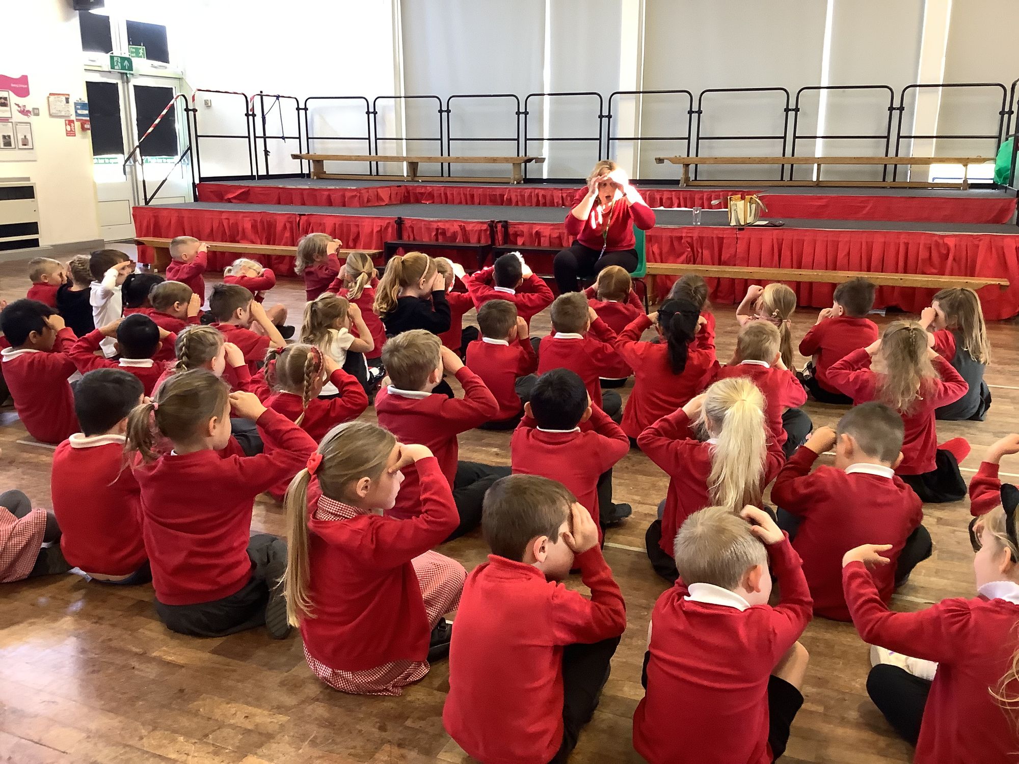 Professional storyteller stops by Wigston school