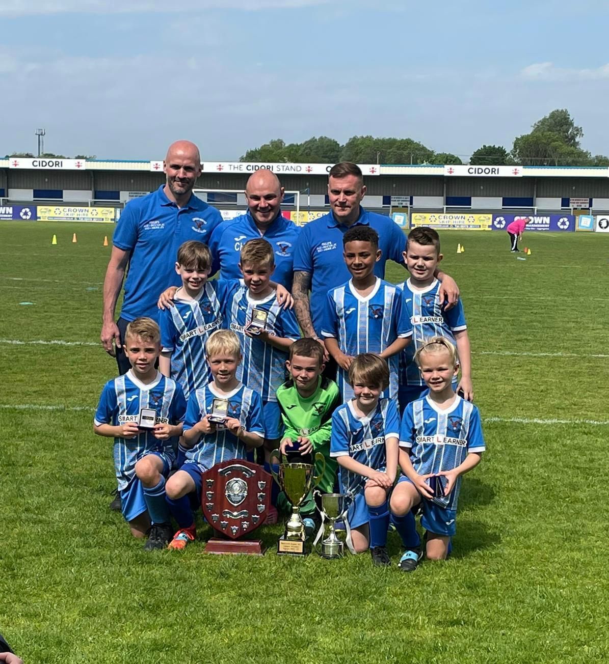 Bedworth football team make clean sweep of trophies