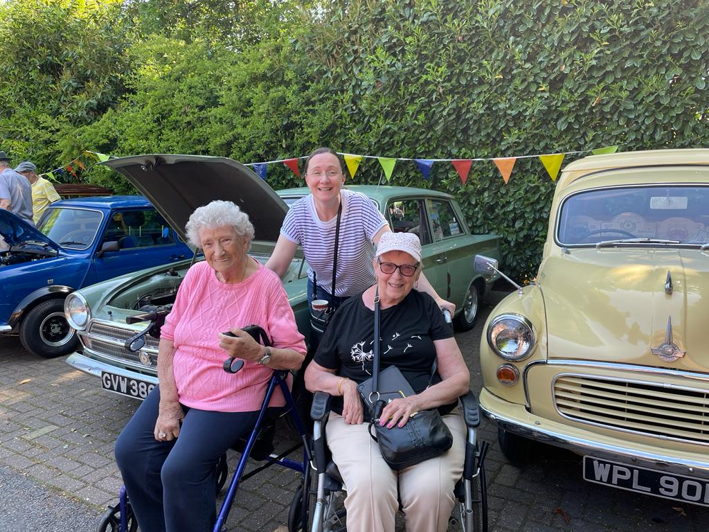 Classic car club visits Hutton care home