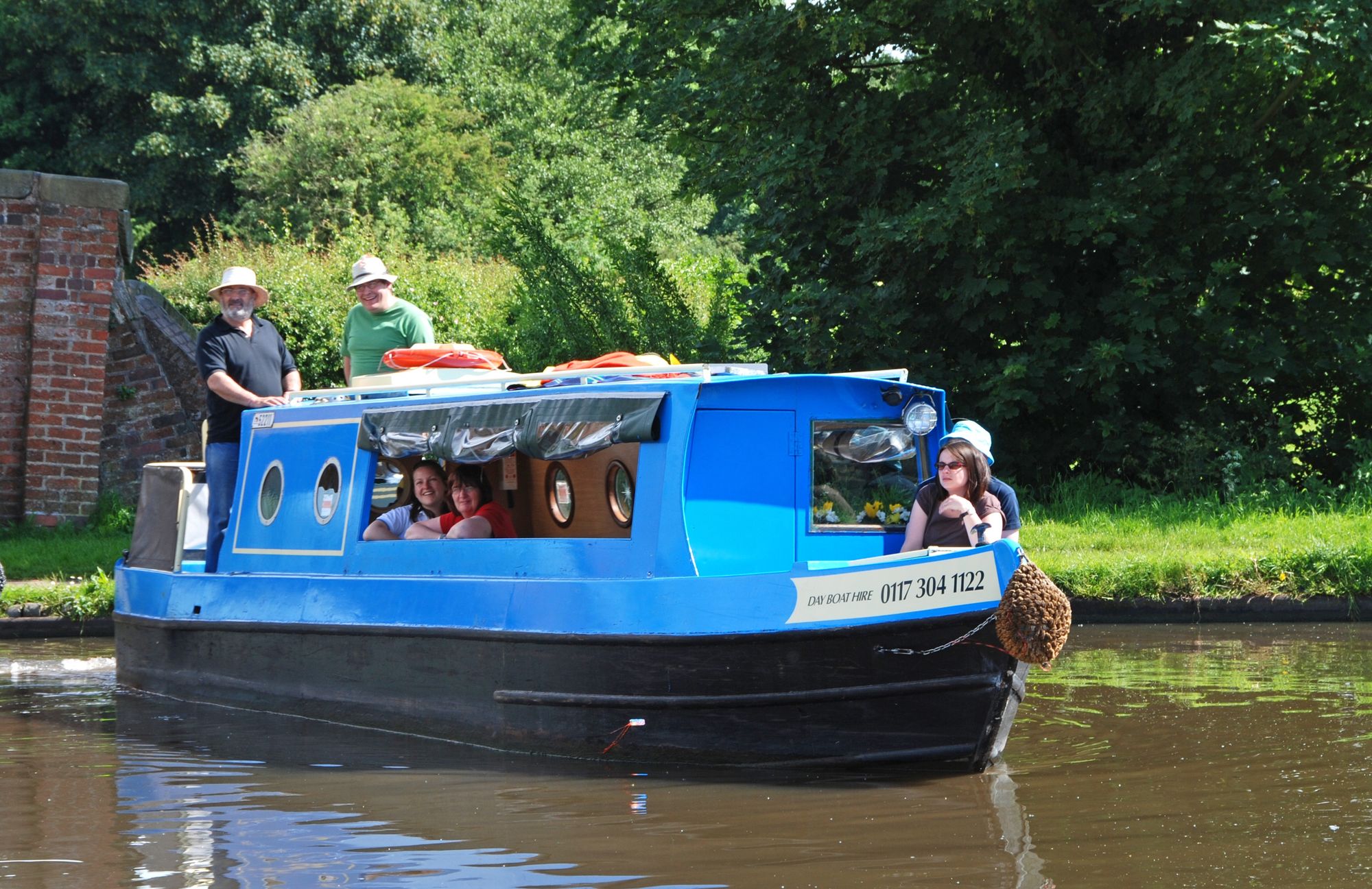 Open day in Great Haywood offers chance to try canal boating for free