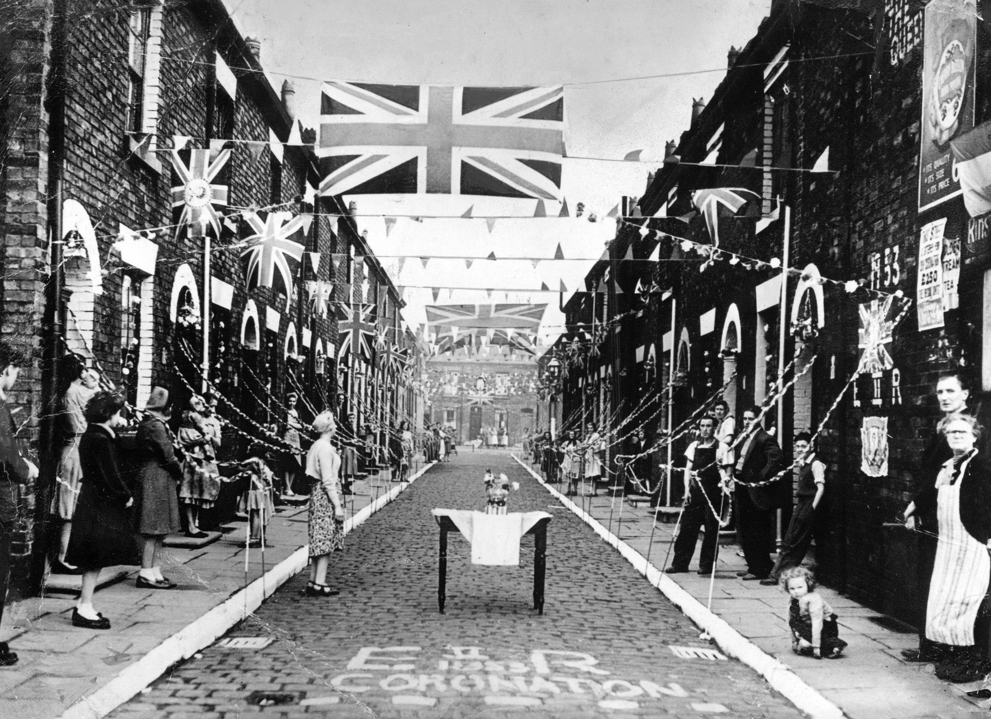Nostalgia: Bathers enjoy hot weather in Didsbury